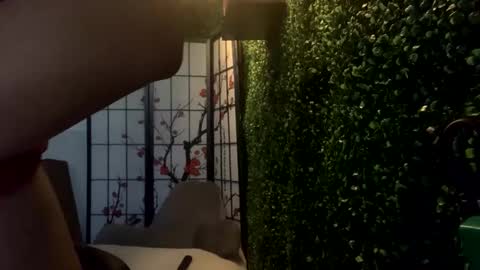 pink_hazel online show from March 4, 6:50 pm