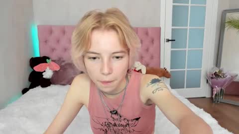 pink_lila18 online show from September 15, 9:42 am