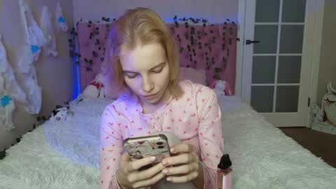 pink_lila18 online show from February 9, 2:04 am