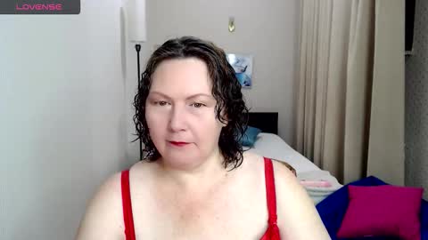Katie online show from October 12, 4:39 pm