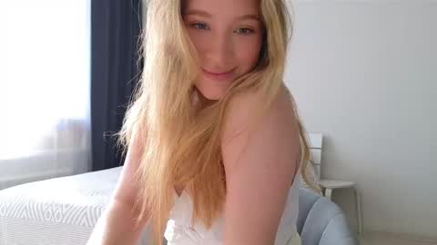 Snapshot of pink_rosee_ chatting on October 8, 3:26 am online show from October 8, 3:26 am