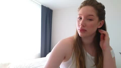 Snapshot of pink_rosee_ chatting on June 25, 3:06 am online show from June 25, 3:06 am