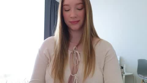 Snapshot of pink_rosee_ chatting on July 10, 3:00 am online show from July 10, 3:00 am