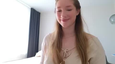 Snapshot of pink_rosee_ chatting on July 29, 3:04 am online show from July 29, 3:04 am