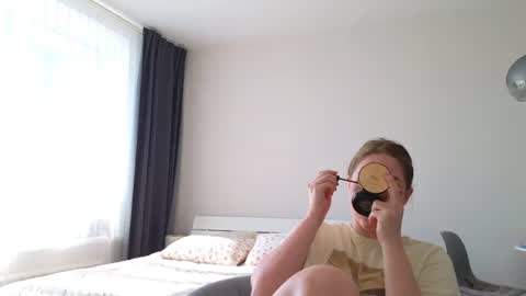 Snapshot of pink_rosee_ chatting on July 30, 2:43 am online show from July 30, 2:43 am