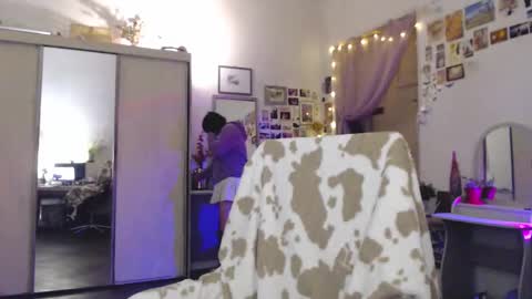 Snapshot of pink_soup chatting on November 27, 2:52 pm Sony online show from November 27, 2:52 pm