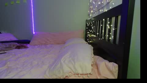 pink_tv online show from October 7, 12:52 am