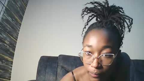 PinkyAura online show from February 12, 12:22 pm