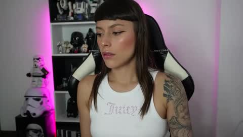 Emily online show from June 3, 5:40 pm
