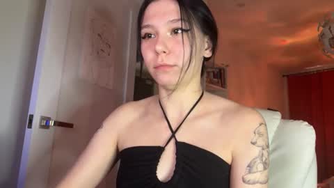 pinkdollylovv online show from October 13, 9:37 pm