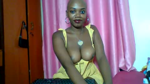 Snapshot of pinkdomina01 chatting on June 13, 9:46 pm pinkdomina01 online show from June 13, 9:46 pm