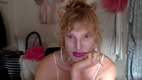 pinkfag online show from February 7, 1:11 pm