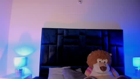 Snapshot of pinkflame_ chatting on May 6, 9:42 pm pinkflame_ online show from May 6, 9:42 pm