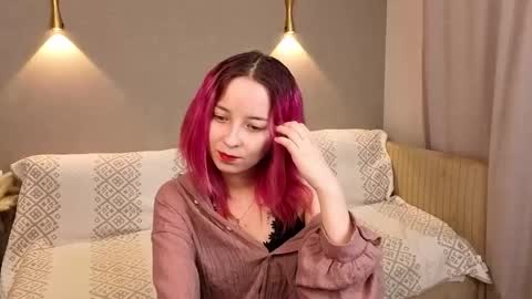 Lily online show from February 8, 5:05 pm