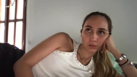 Snapshot of pinkilola chatting on April 1, 7:33 pm Pinkilola online show from April 1, 7:33 pm