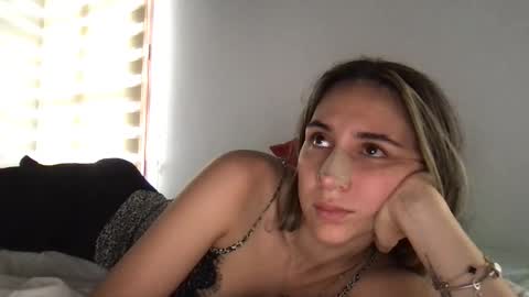 Snapshot of pinkilola chatting on April 9, 2:55 pm Pinkilola online show from April 9, 2:55 pm