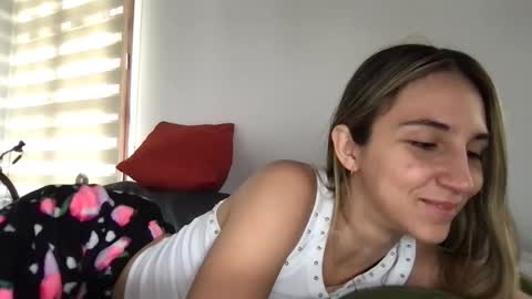 Snapshot of pinkilola chatting on April 16, 3:13 pm Pinkilola online show from April 16, 3:13 pm