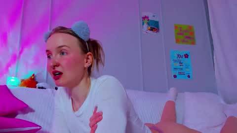 Snapshot of pinkk_lemonade chatting on March 12, 7:58 am Mila online show from March 12, 7:58 am