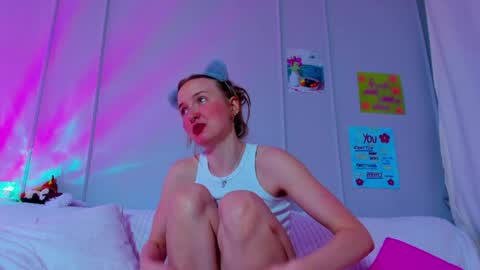 Snapshot of pinkk_lemonade chatting on March 27, 8:37 am Mila online show from March 27, 8:37 am