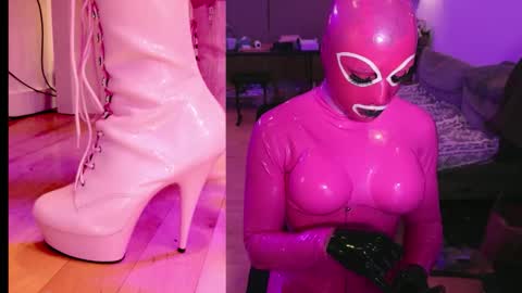 pinklatexgurl online show from December 14, 9:41 pm