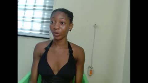 Snapshot of pinknjuicyx chatting on December 5, 8:55 am pinknjuicyx online show from December 5, 8:55 am