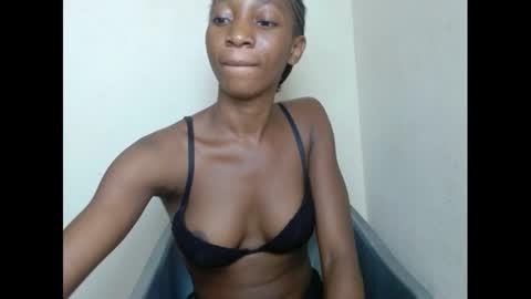 Snapshot of pinknjuicyx chatting on December 11, 4:31 pm pinknjuicyx online show from December 11, 4:31 pm