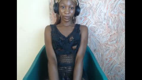 Snapshot of pinknjuicyx chatting on December 15, 11:12 am pinknjuicyx online show from December 15, 11:12 am