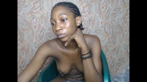 Snapshot of pinknjuicyx chatting on December 18, 4:39 pm pinknjuicyx online show from December 18, 4:39 pm