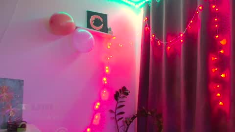 Perlita online show from December 6, 8:07 pm