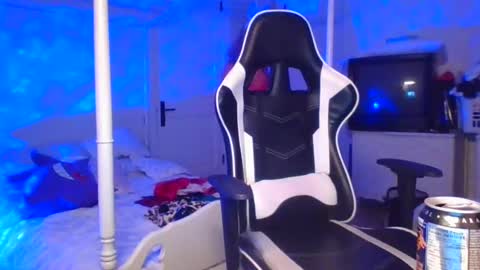 pinkpillbambi online show from January 26, 11:39 pm