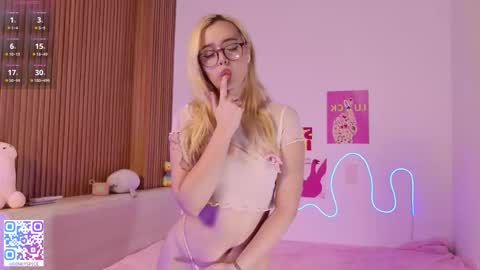 Pinky online show from September 30, 2:38 am