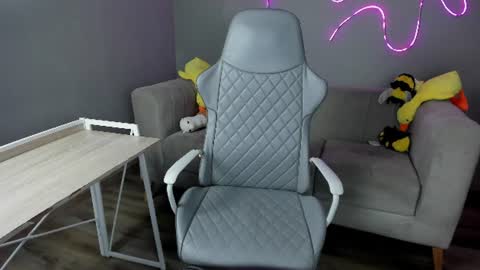 Snapshot of pinky_dolly_molly chatting on June 13, 4:10 am pinky_dolly_molly online show from June 13, 4:10 am