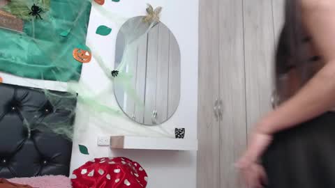 pinky_f00x online show from October 10, 1:48 am