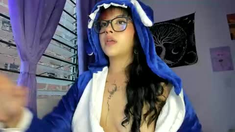 pinky_promiseex online show from September 21, 10:55 pm
