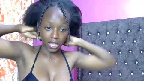 Snapshot of pinky_vy chatting on January 13, 11:19 am pinky online show from January 13, 11:19 am