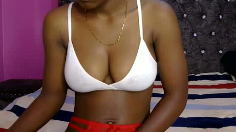 Snapshot of pinky_vy chatting on January 29, 8:08 am pinky online show from January 29, 8:08 am