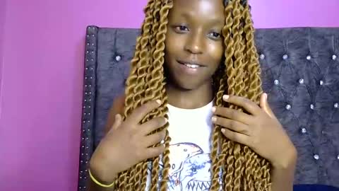 Snapshot of pinky_vy chatting on February 2, 5:26 pm pinky online show from February 2, 5:26 pm