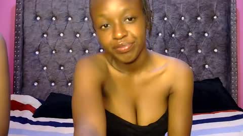 Snapshot of pinky_vy chatting on March 11, 2:10 am pinky online show from March 11, 2:10 am