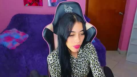 pinkygirl20 online show from October 16, 4:57 am