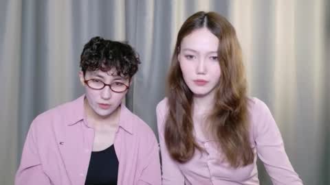 Li long hair and Ru short hair online show from June 6, 9:30 pm