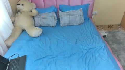 Pinky online show from November 17, 12:11 pm