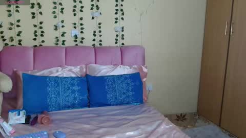 Pinky online show from March 14, 1:55 am