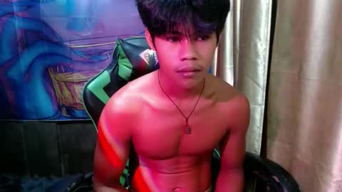 Snapshot of pinoy_shyboy69 chatting on March 26, 10:48 pm pinoy_shyboy69 online show from March 26, 10:48 pm