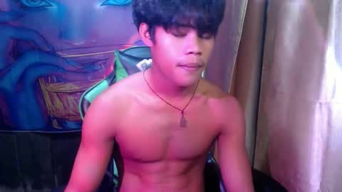 Snapshot of pinoy_shyboy69 chatting on March 29, 5:51 am pinoy_shyboy69 online show from March 29, 5:51 am