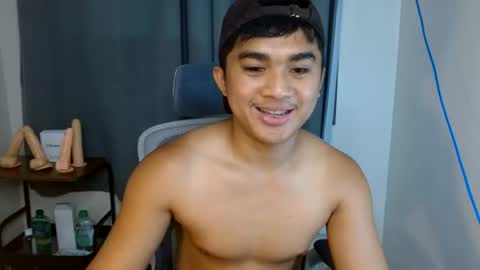 Snapshot of pinoyadriannexxx chatting on July 27, 1:51 pm Adrianne online show from July 27, 1:51 pm