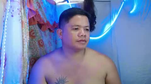 pinoyhotchubby85 online show from October 6, 3:59 am