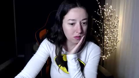 piscesgirl06 online show from January 19, 5:33 am