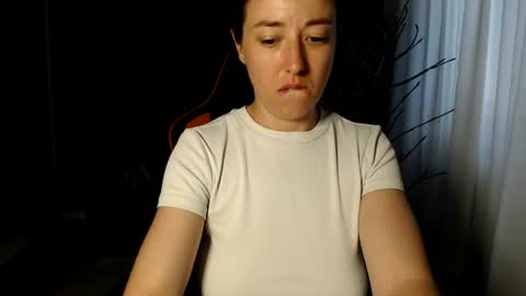 Snapshot of piscesgirl06 chatting on July 22, 3:42 am piscesgirl06 online show from July 22, 3:42 am