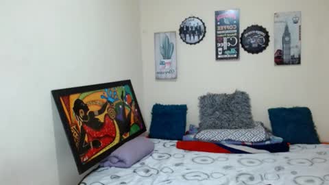 Snapshot of pitches_02 chatting on March 3, 8:53 am Alejandra online show from March 3, 8:53 am