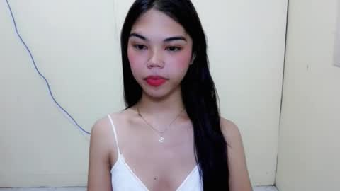 Snapshot of pitchy_pitch chatting on April 3, 8:18 pm The Girl Named Eyve online show from April 3, 8:18 pm